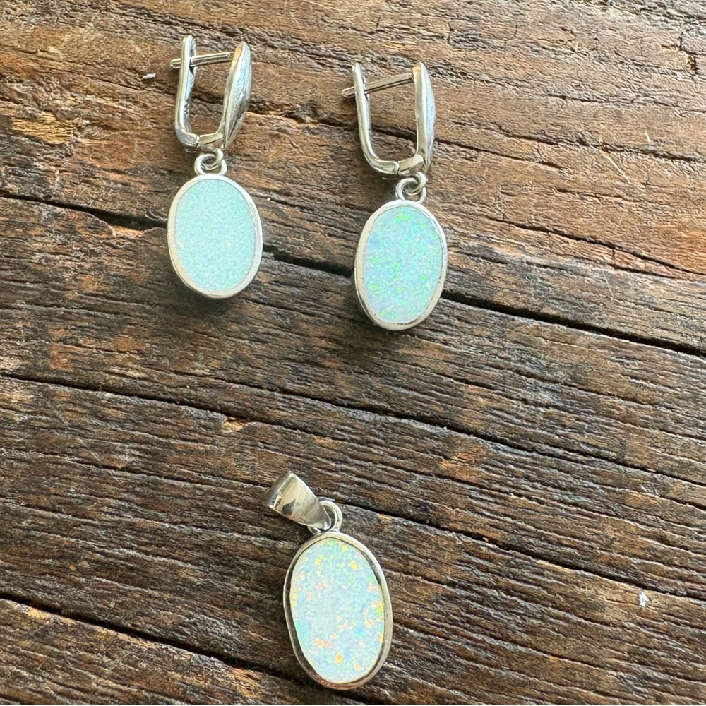 925 silver earring and pendant opal set